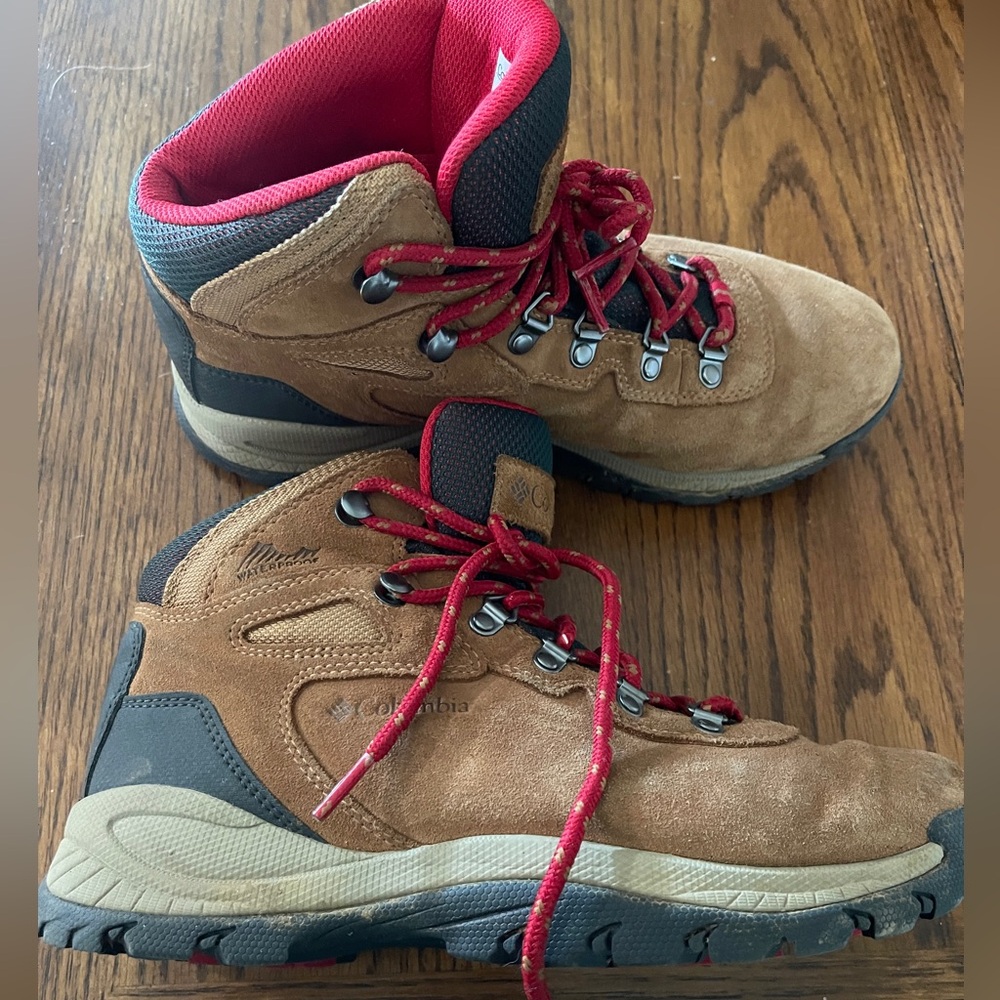 Columbia hiking boots